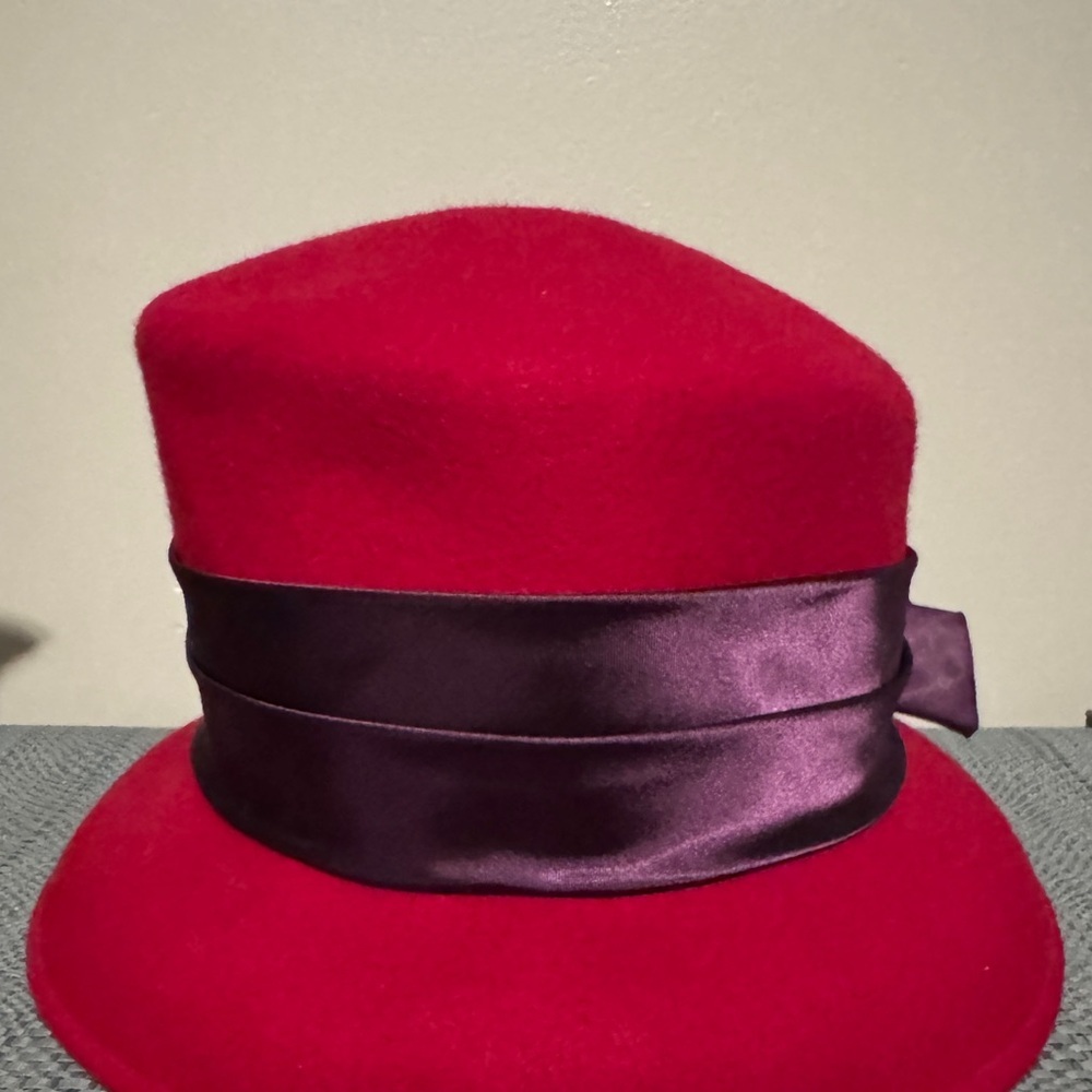 Vintage Church Hat Women's Red 100% Wool Purple Silk Bow Feather Rare - Picture 4 of 5